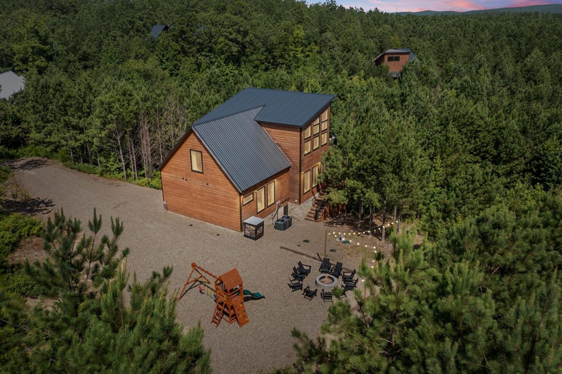 Pines And Recreation Villa Broken Bow Bagian luar foto