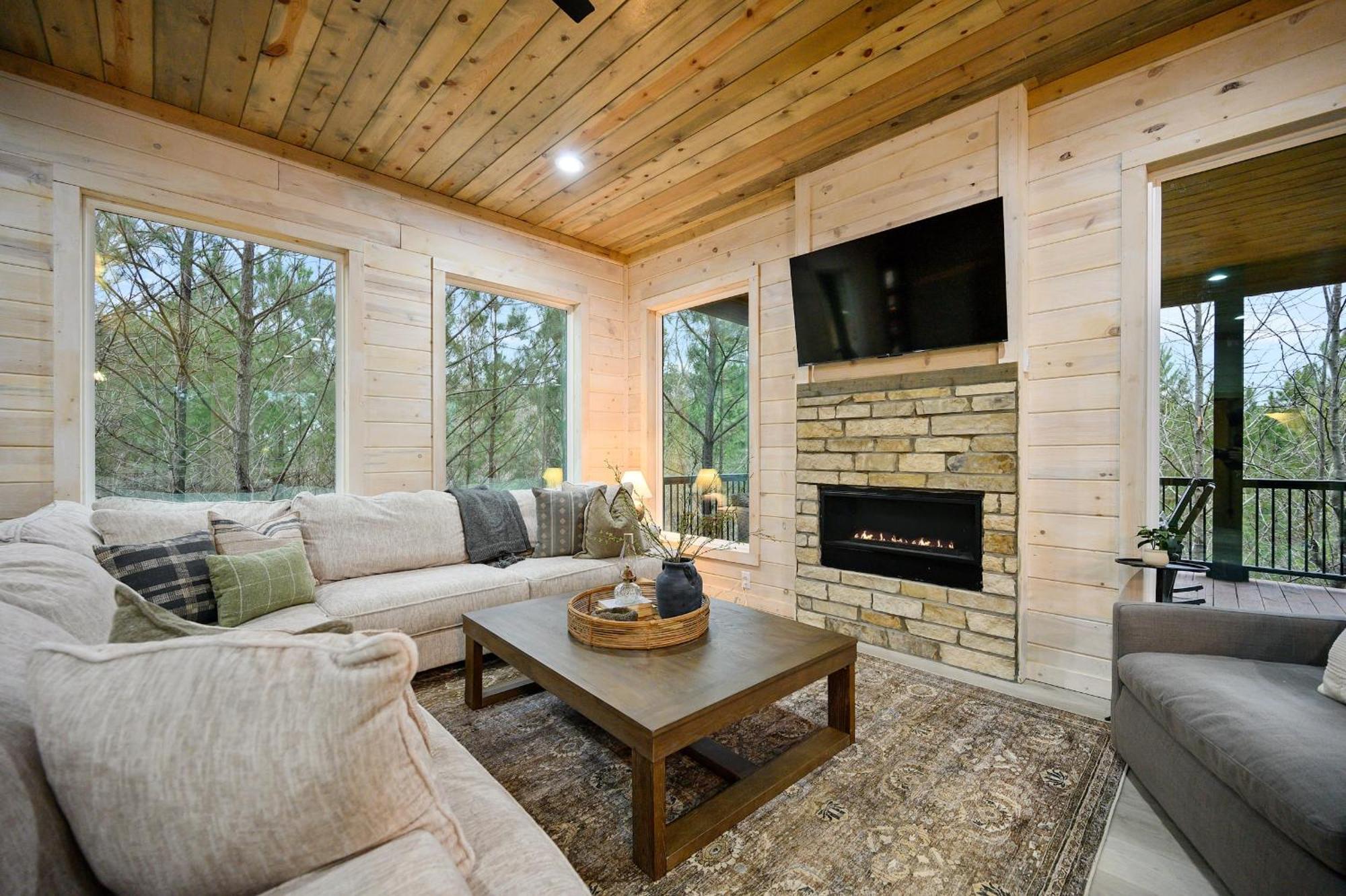 Pines And Recreation Villa Broken Bow Bagian luar foto